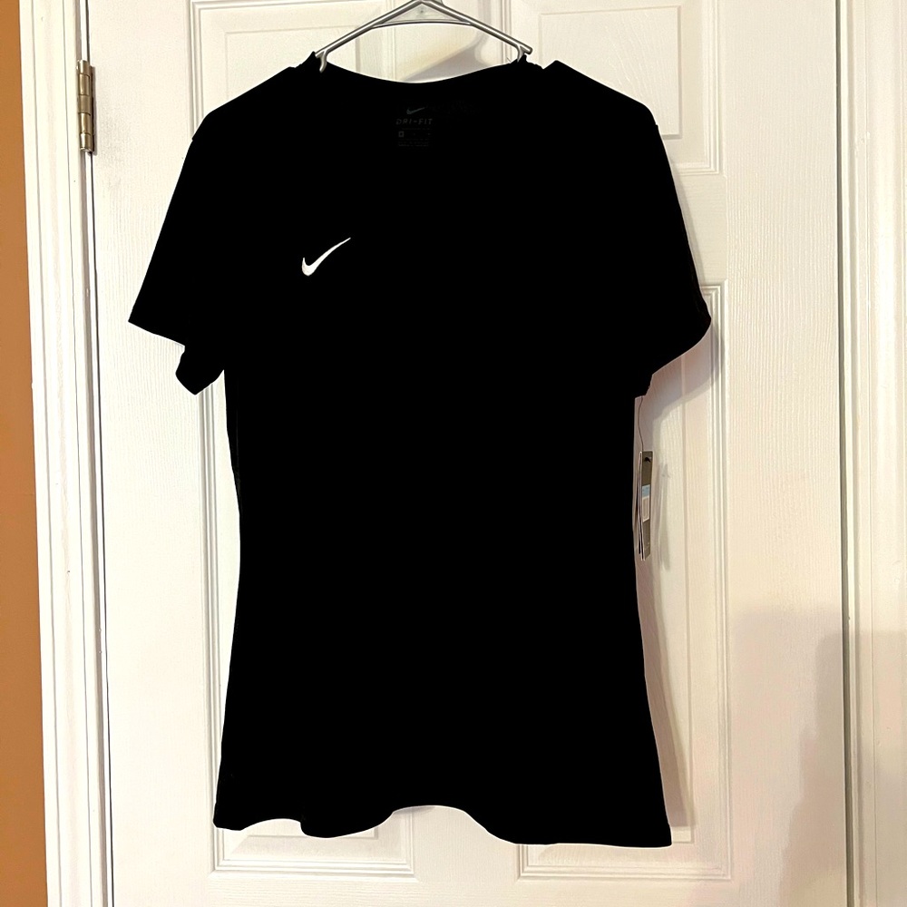 Womens Nike Tee